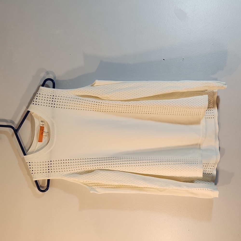 ONE A long-sleeved shirt for women size s